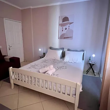 2bdr Komuna E Parisit * טיראנה
