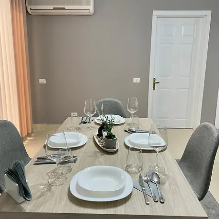 2bdr Komuna E Parisit דירה טיראנה