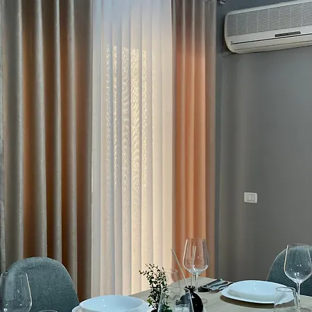 דירה 2bdr Komuna E Parisit *