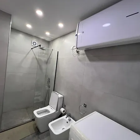 2bdr Komuna E Parisit Appartamento *